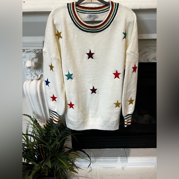 Cezele Sweaters - NWOT!!! Cezele Colorful Star Patterned Sweater